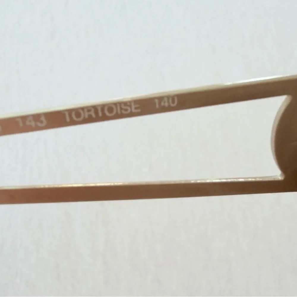 Vintage FENDI FS 143 Tortoise Shell Oval Sunglasses - Made in Italy